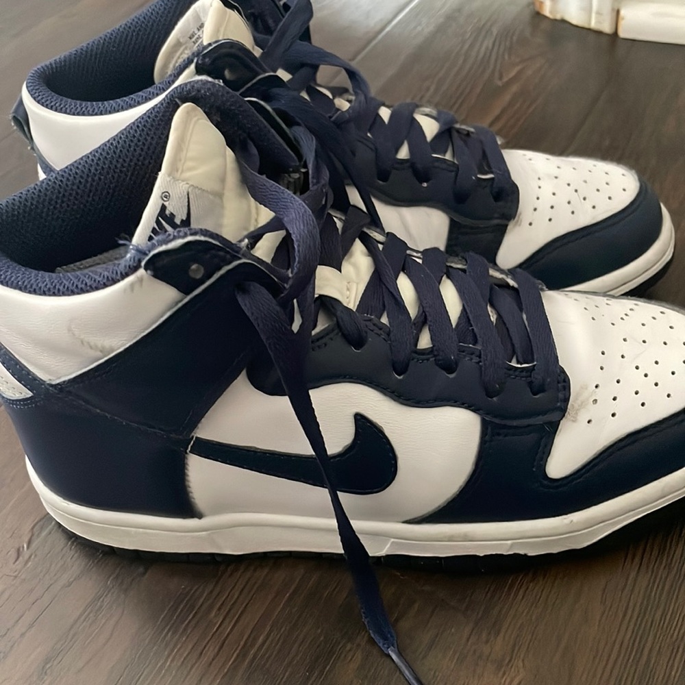 Women’s 6.5 Youth 5 Navy Jordans